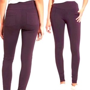 Athleta Highwaisted full length plum athletic Leggings 4 pockets 2 back & 2side
